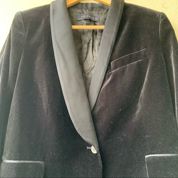 🌟Host Pick🌟Gorgeous velvet blazer from Zara - Picture 3 of 9
